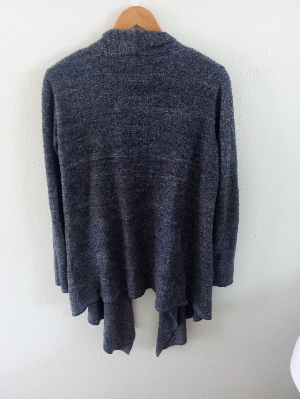 BAREFOOT DREAMS Calypso Wrap Oversized Gray Sweater | S/M - Picture 5 of 8